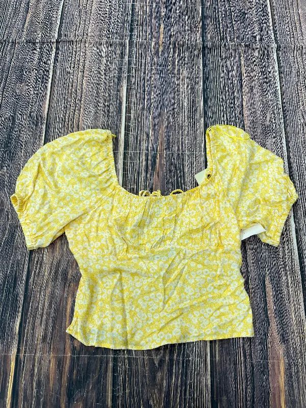 Top Short Sleeve By Clothes Mentor In Yellow, Size: M Stylish Men's Neon
